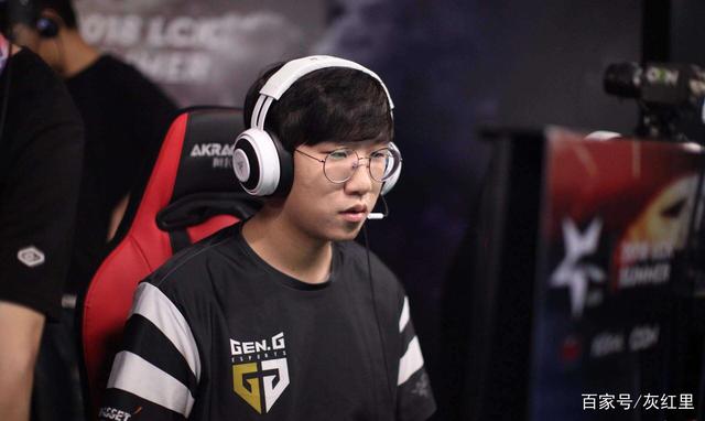 以及其他两 以及其他两