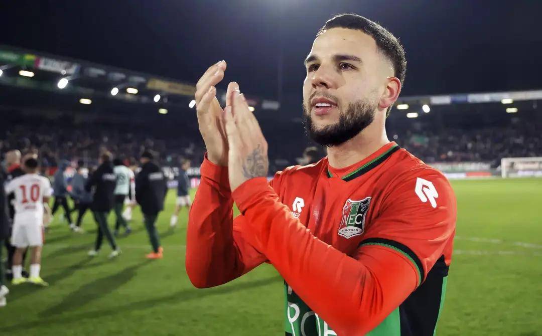 的球员之间 的球员之间