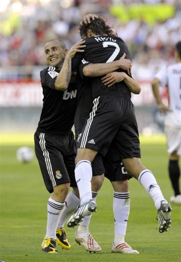 她不仅带领 她不仅带领